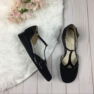 Rangoni Made in Italy T-Strap Patent/Cloth Flats